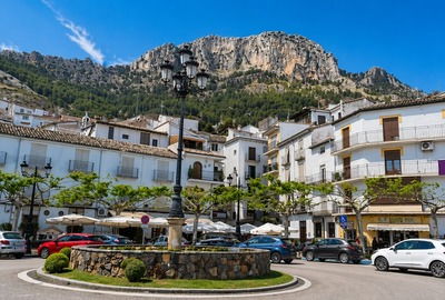 Площадь Конституции в Касорле