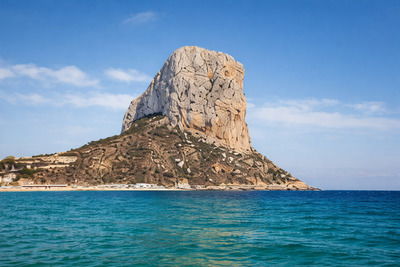 Скала Пеньон-де-Ифач Скала Пеньон-де-Ифач - главная достопримечательность Кальпе