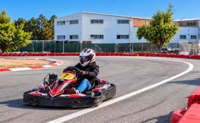 Fast Kart Elche — открытая картинг-трасса с длинными прямыми и поворотами в Эльче