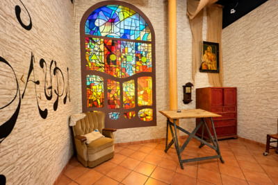 Lock-Clock Escape Room Barcelona — themed escape rooms for families with children