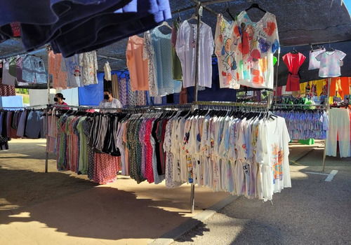 Mercadillo callejero en Sant Feliu de Llobregat los lunes