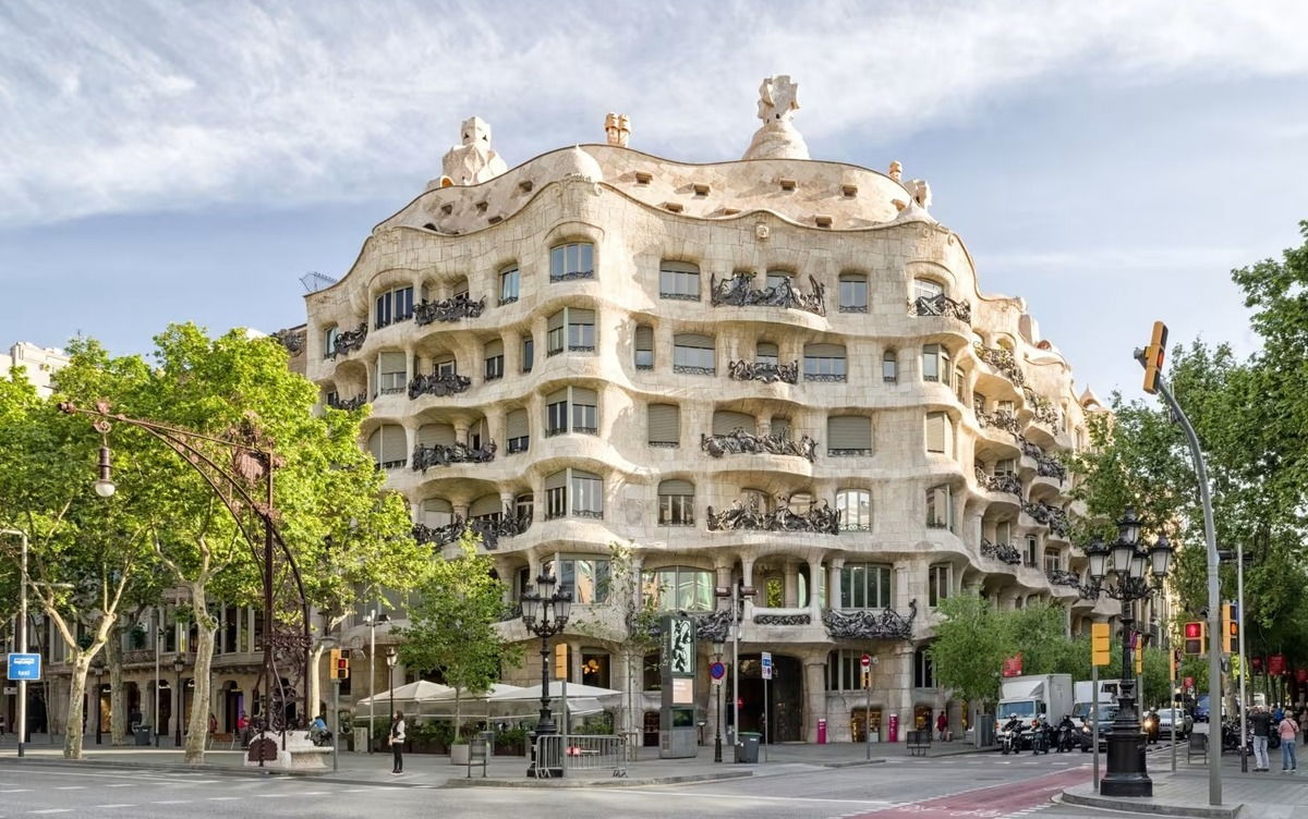 Casa Milà facade
