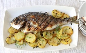 Pescado al horno para la cena de Navidad