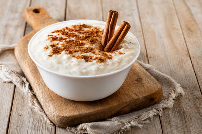 Arroz con leche Arroz con leche, el tradicional postre de arroz de España