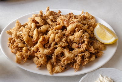 Chipirones Chipirones, pequeños calamares típicos de la cocina española