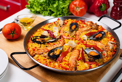 Paella La paella, uno de los platos más famosos de España