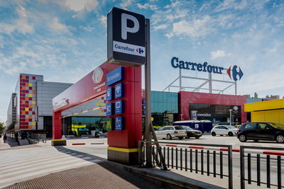 Parking at large shopping centres and supermarkets