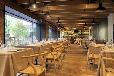 Average cost of eating out in Spain