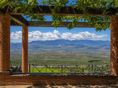Прогулка вдоль городских стен Баэсы