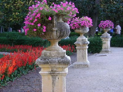 Длинные аллеи со множеством цветов, Jardín del Príncipe в Аранхуэсе