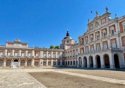 Королевский дворец Аранхуэса снаружи