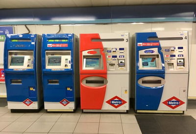 Автомат по продаже билетов в метро Мадрида