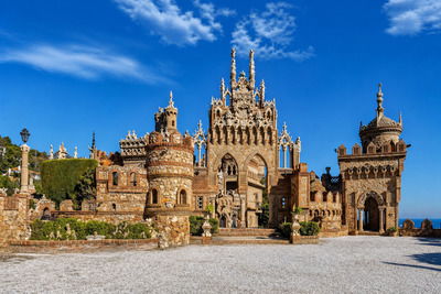 Castillo de Colomares — complejo arquitectónico en Benalmádena