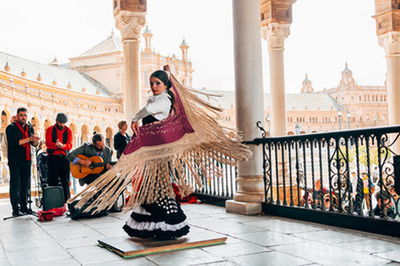 España es famosa por el flamenco, las corridas de toros y las tradiciones