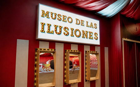 Zona de entrada del Museo de las Ilusiones de Madrid