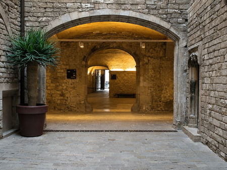 Pasillos interiores que conectan los palacios históricos del Museo Picasso de Barcelona Cómo es la visita al Museo Picasso de Barcelona