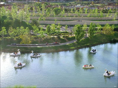 Parque de Cabecera парк с озером в Валенсии